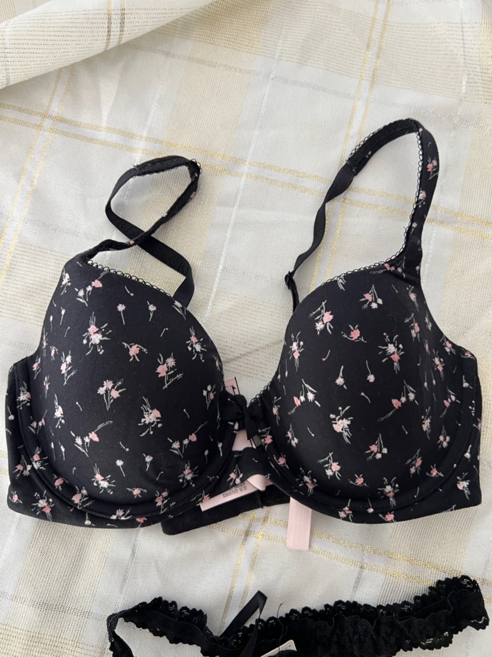 Victoria’s Secret bra 34D